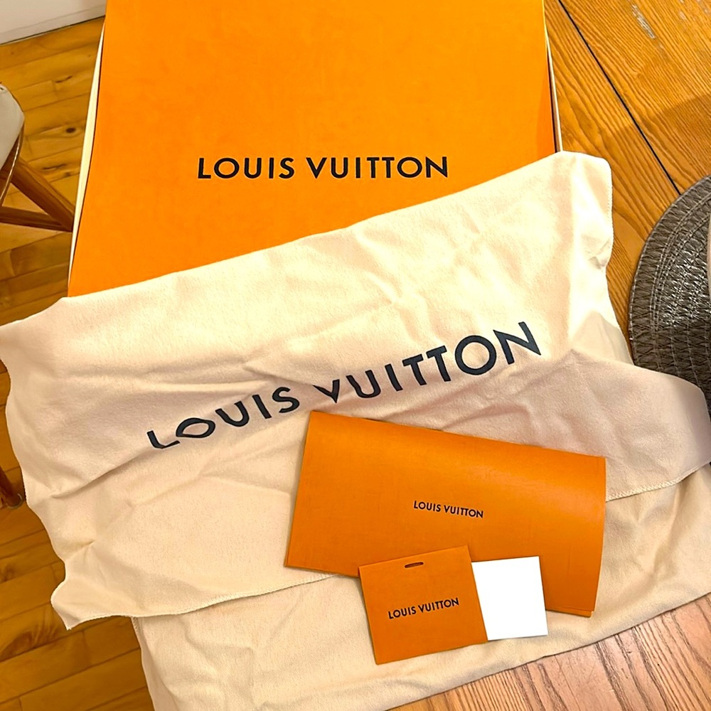 Louis Vuitton original dust bag & box
